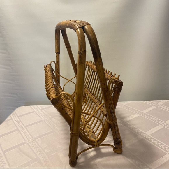 Vintage Wicker Magazine Rack - Picture 9 of 14